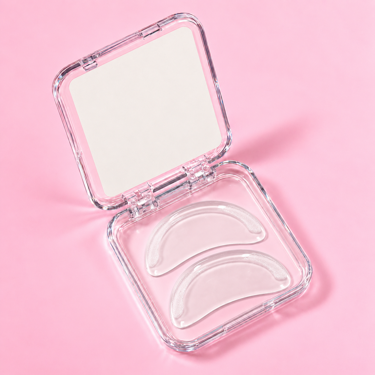 SkinFix Hold Korean Lash Lift Pads in Clear – geöffnetes Case mit transparentem Flat Shield Paar